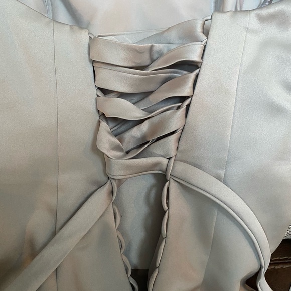 Gown - Picture 6 of 6